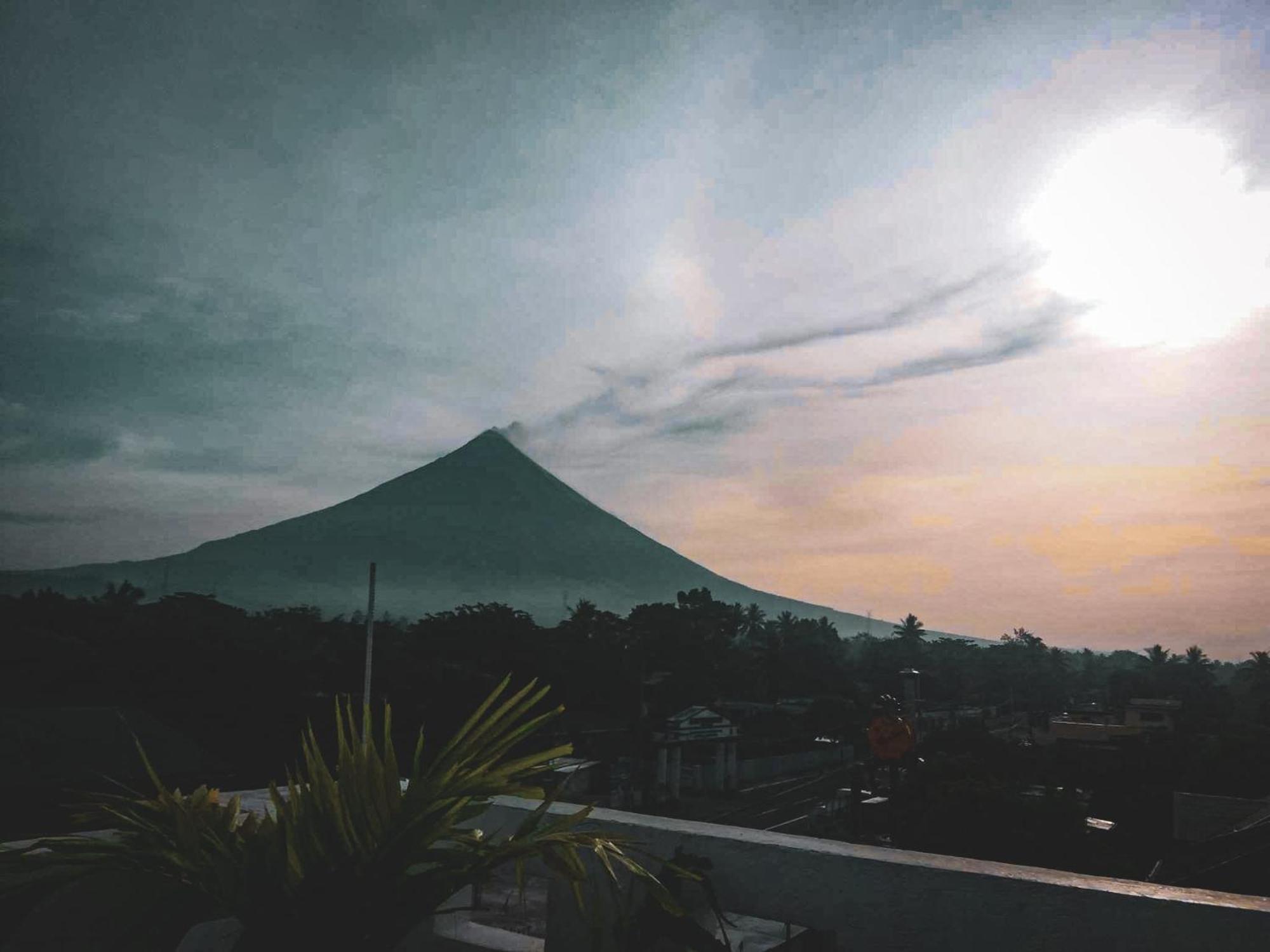 Majestique Hotel Albay Bicol Guinobatan Esterno foto
